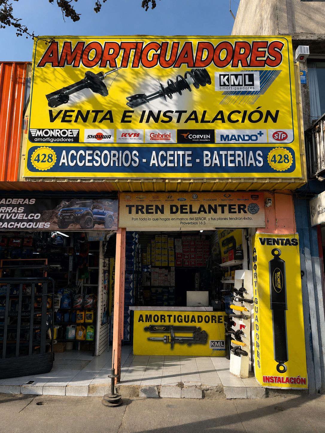 Local de amortiguadores Shouwa en Diez de Julio, Santiago